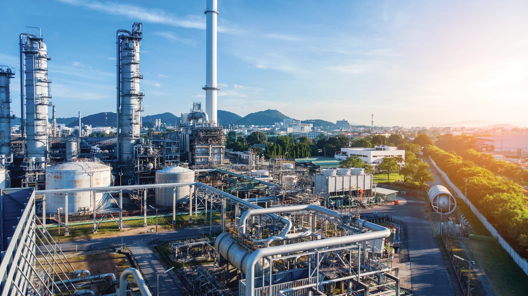 石油工厂 天然气能源 电力 化学 管道 电 油罐 发电机 靛蓝管道 工程 碳 明亮的夜晚 精炼厂 蒸汽 化学 夜景 黄昏 蒸馏 微光管技术 提炼 建筑 能源 锅炉 时间 汽油 电气工业 制造 彩色石油 石化 生产 加工 烟 工厂 蒸馏工业 汽油制造商 制造 灯光 景观 城市景观